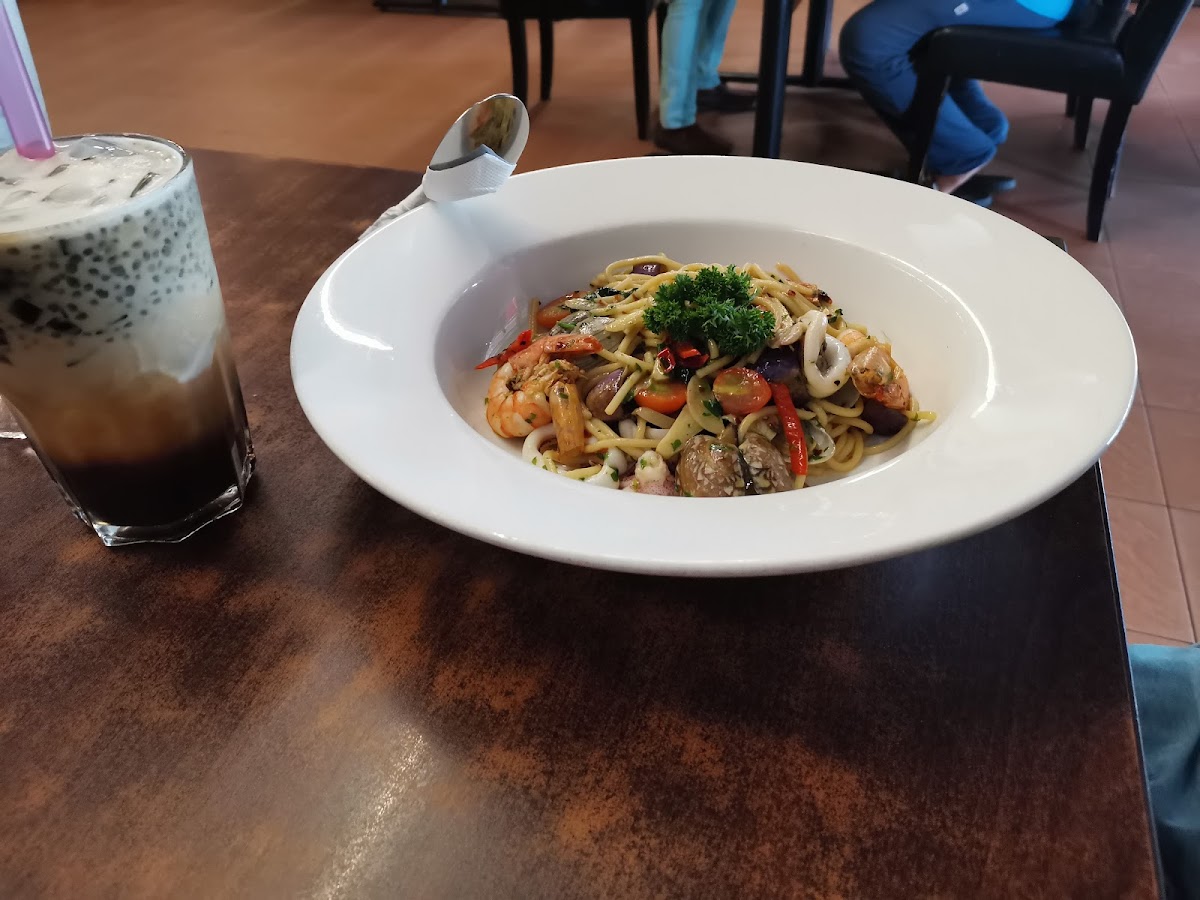 Wadihana Kitchen & Steakhouse - Photo 8