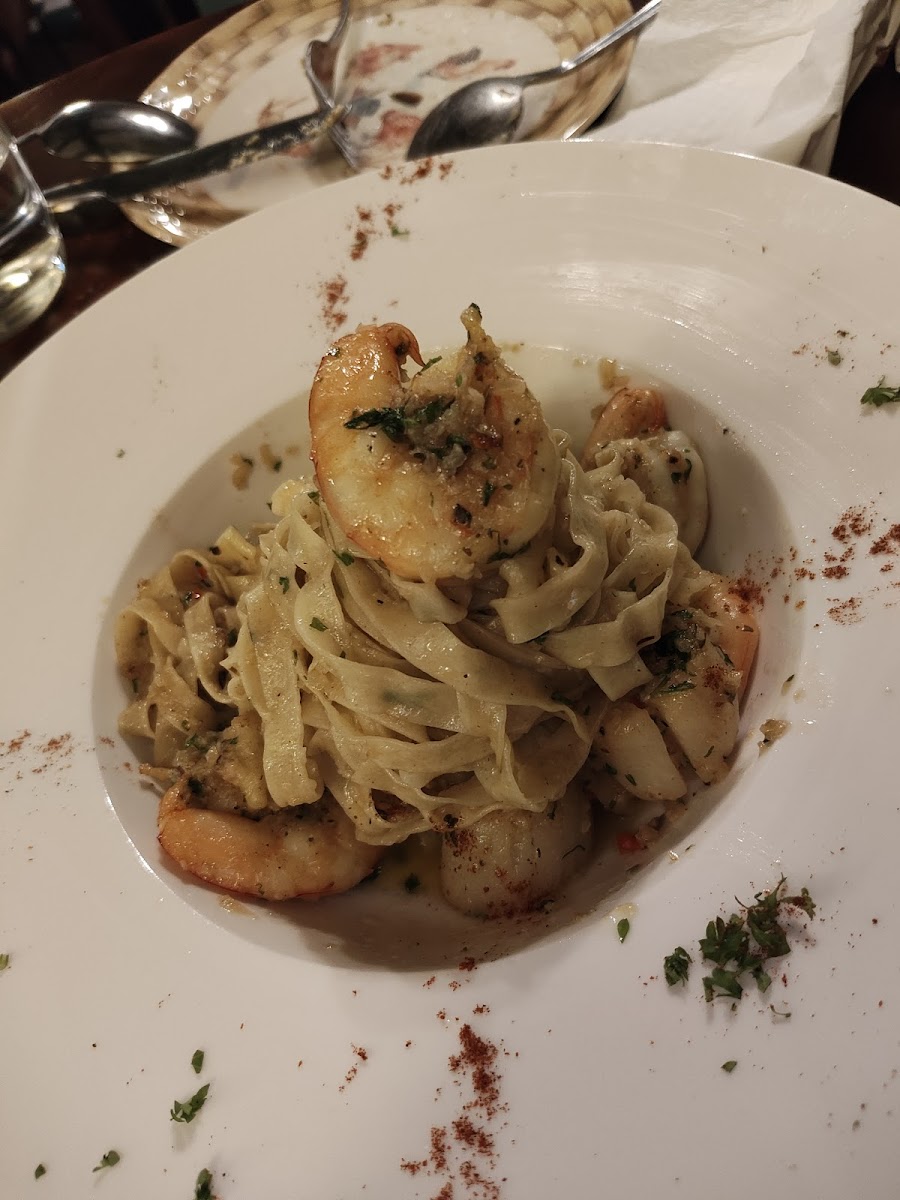 La Belle Vie Restaurant and Bar - Photo 7