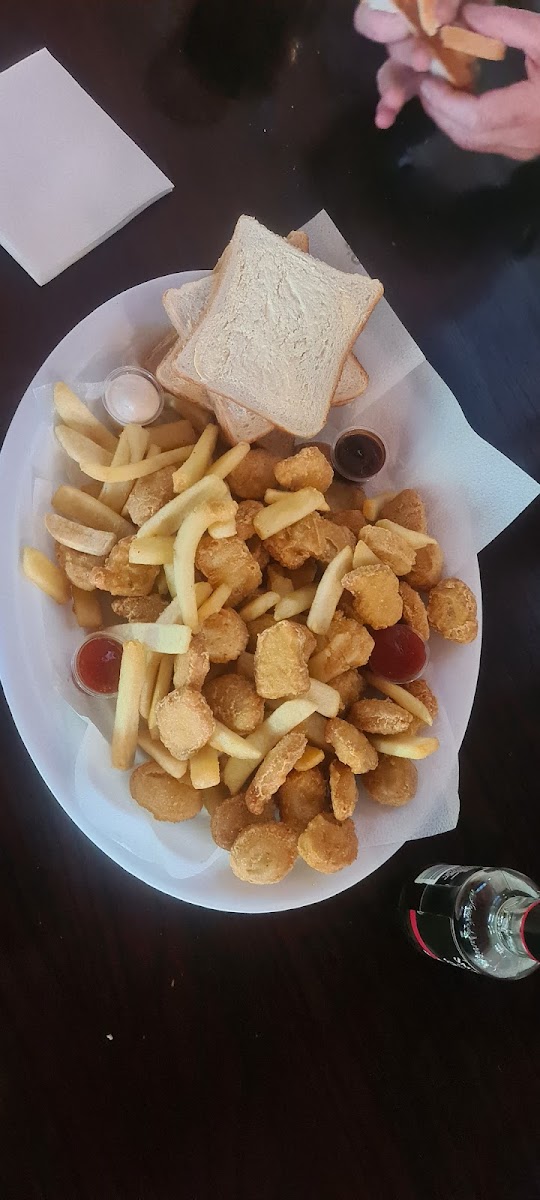 Bills Bar & Bistro - Photo 9