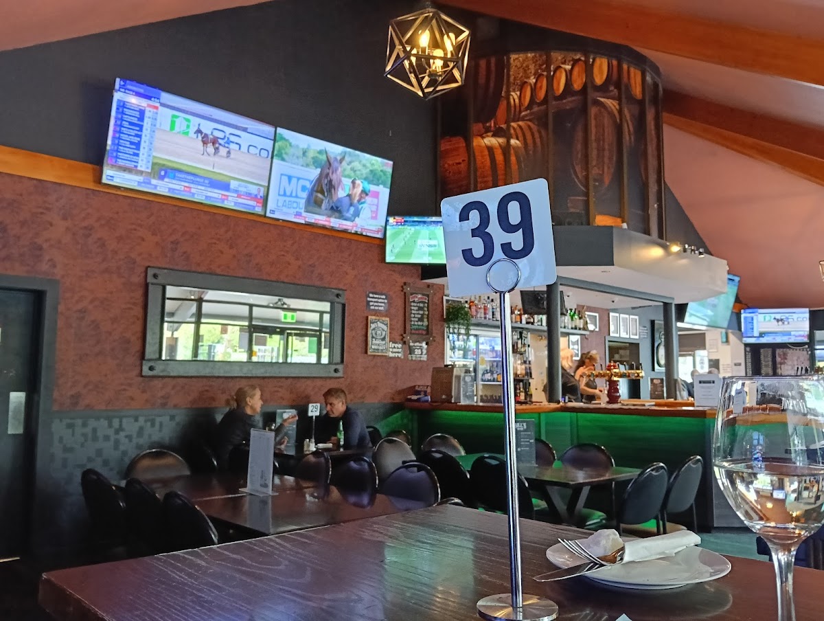 Bills Bar & Bistro - Photo 2