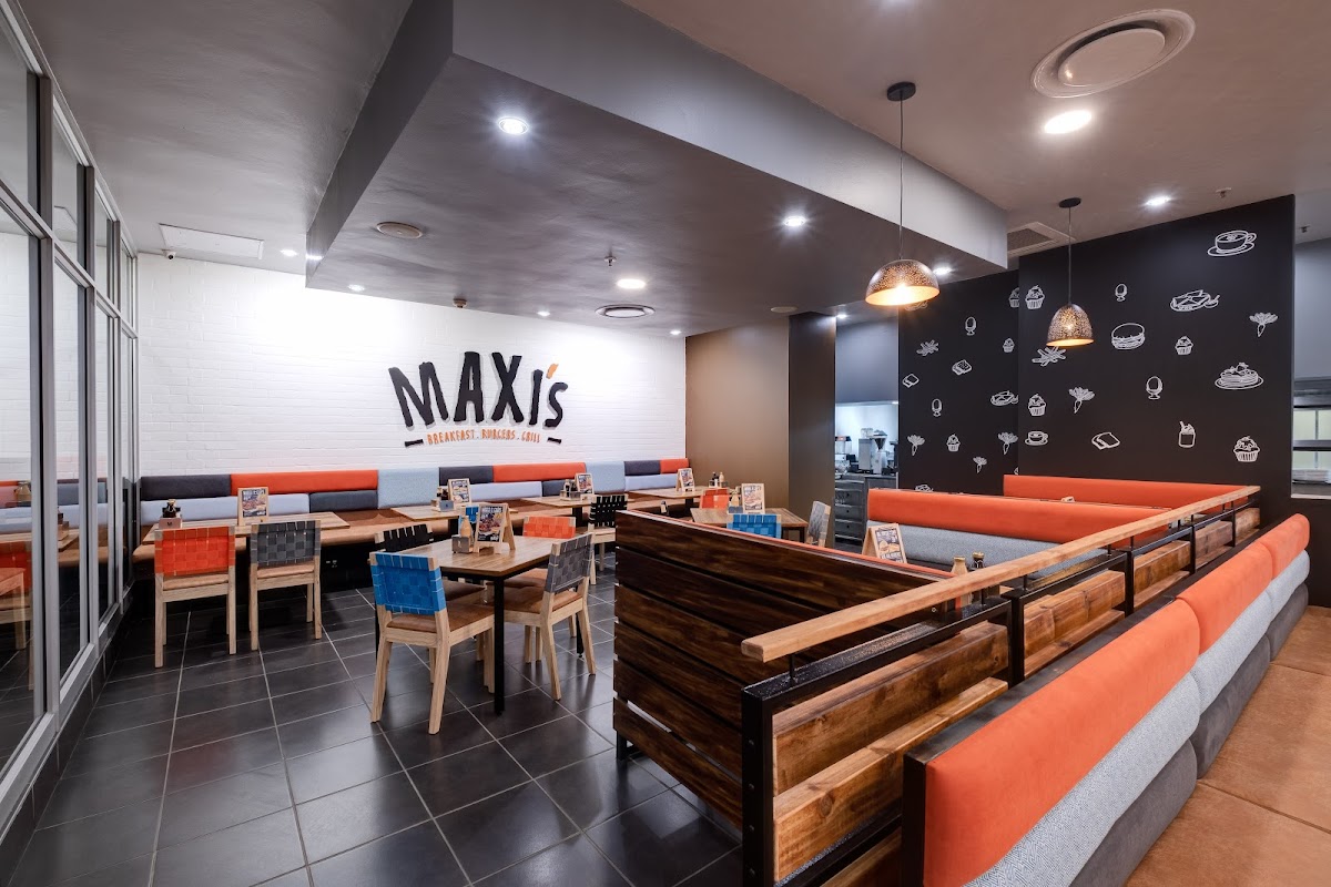MAXI'S - MALL OF THE NORTH