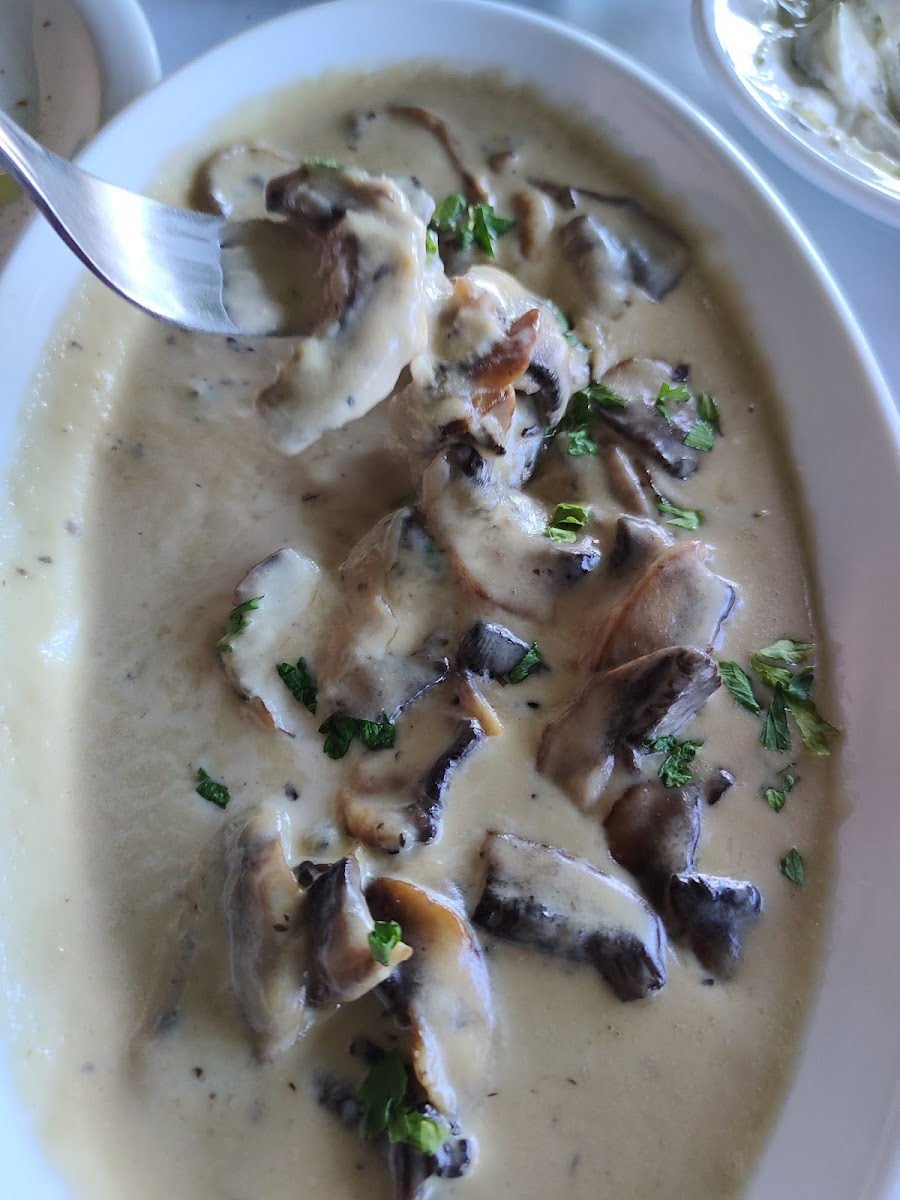 Muses Restaurant - Photo 9