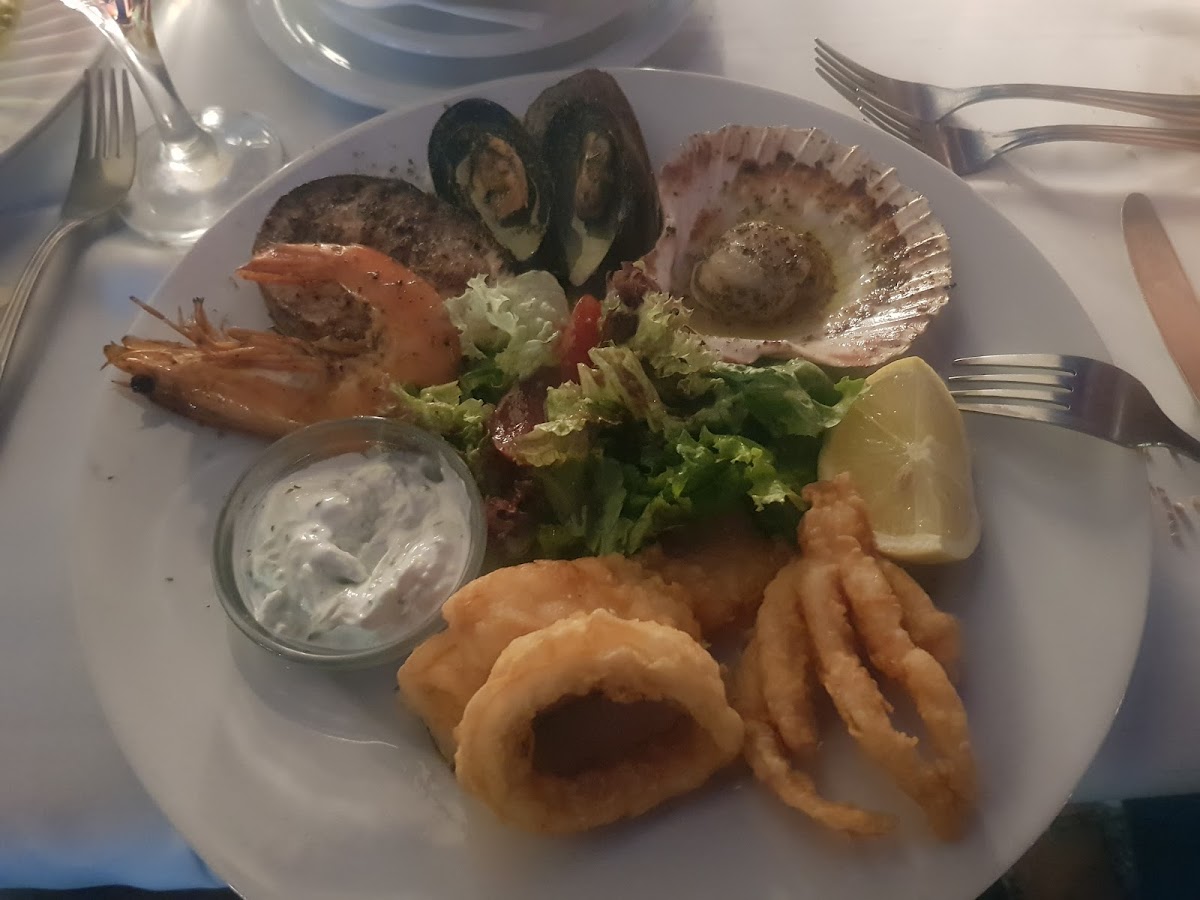 Muses Restaurant - Photo 7