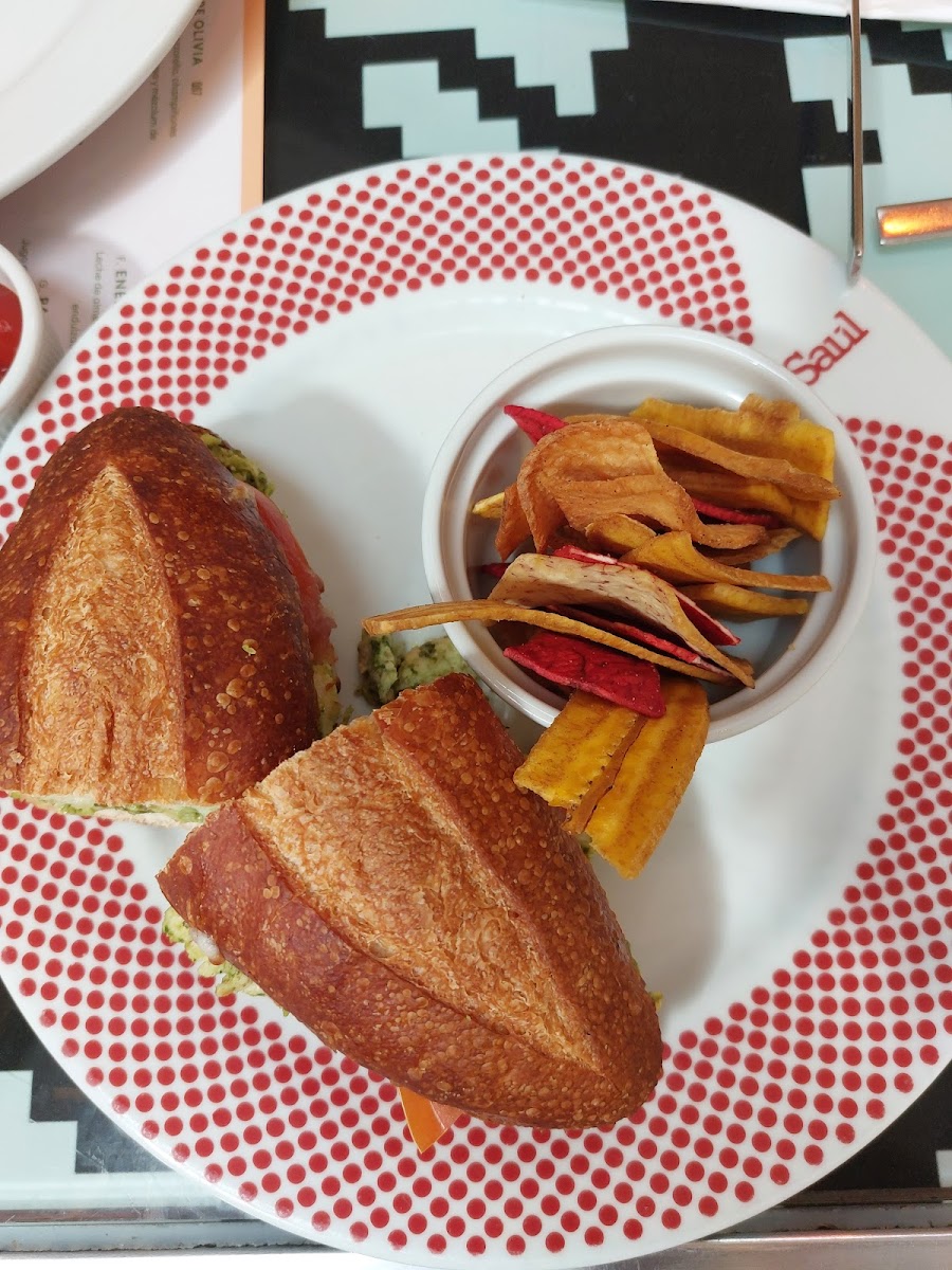 Saúl Cafe - Photo 9