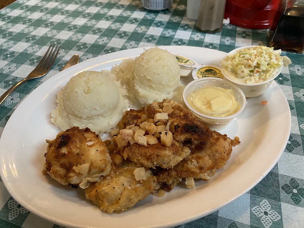 P K's Restaurant - Photo 9