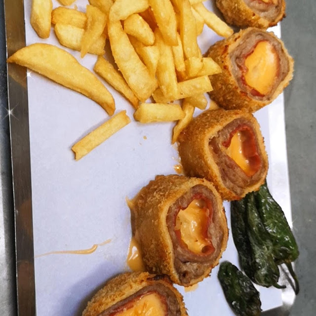 Flamenquín de Pluma Ibérica Cheddar Y Cebolla Caramelizada