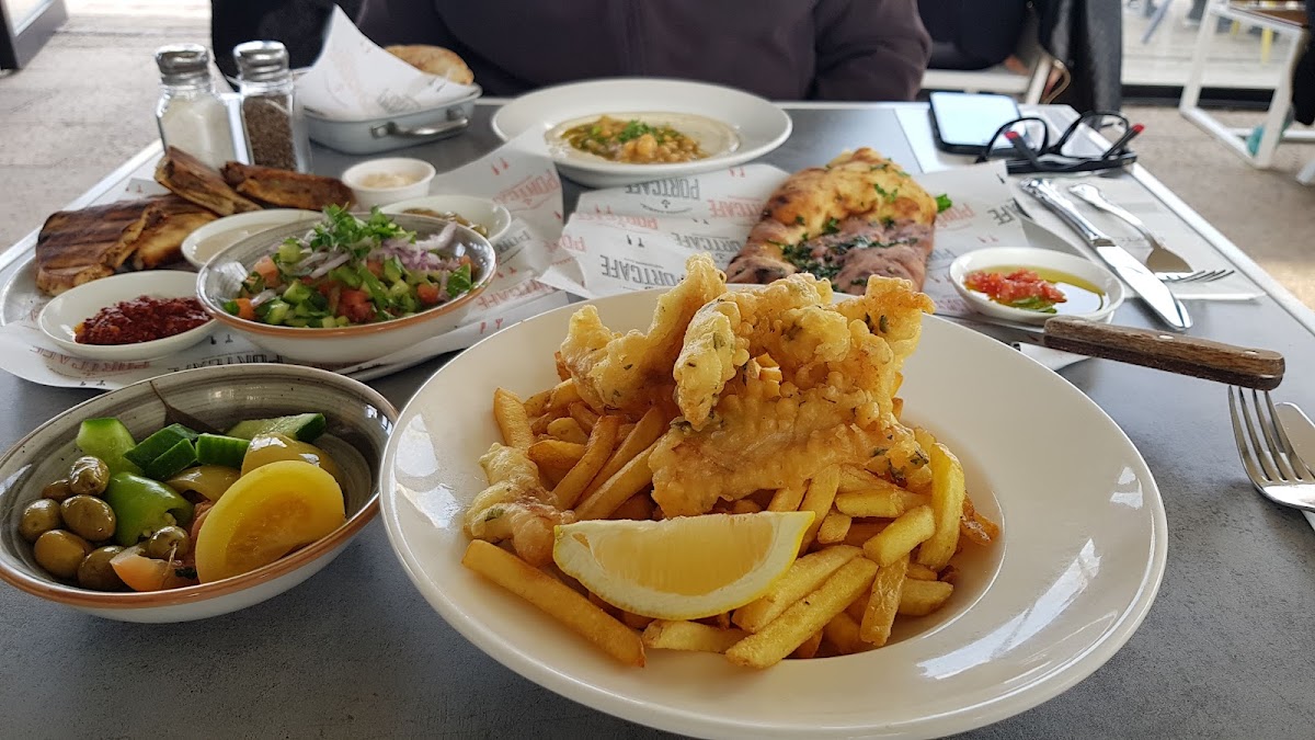 Port Cafe - Photo 7