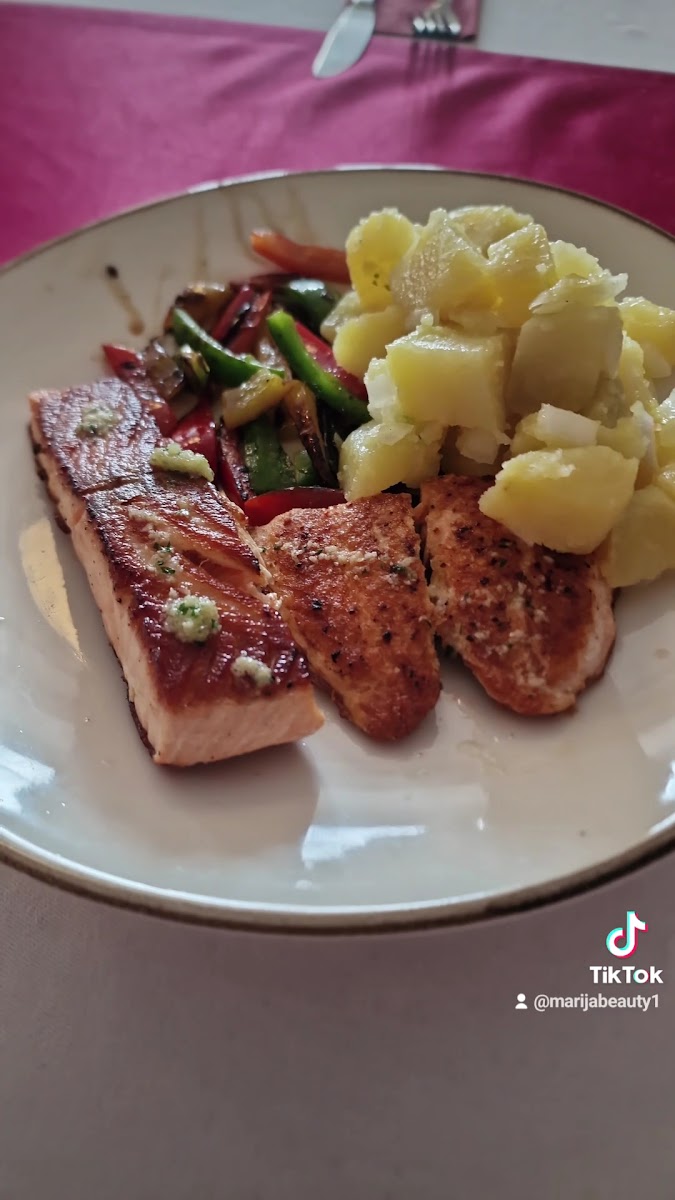 Restaurant im Burghof - Photo 1