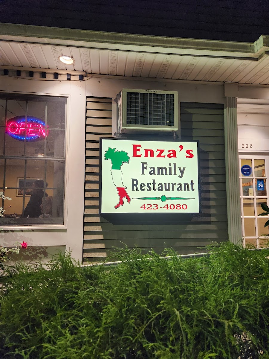 Enza's Ristorante - Photo 4
