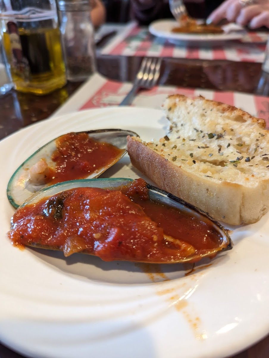 Enza's Ristorante - Photo 6
