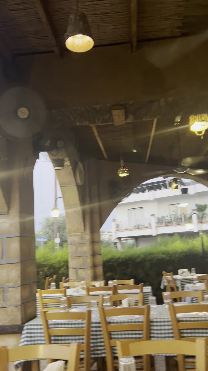 Costaris Restaurant - Photo 1
