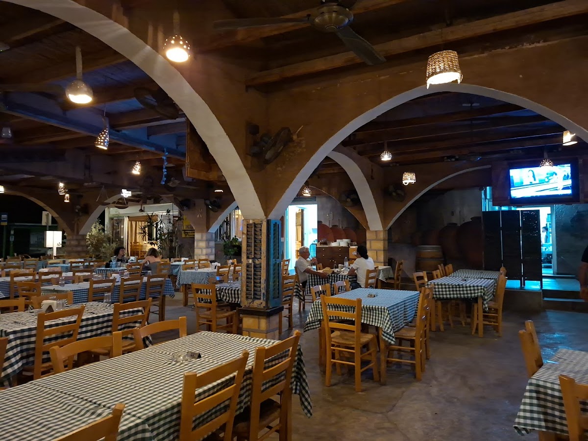 Costaris Restaurant - Photo 3