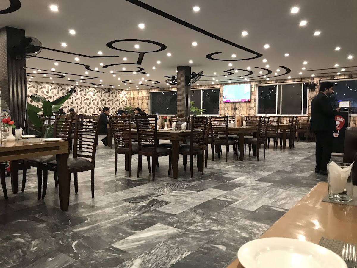 Yousaf Broast Family Restaurant - Photo 3