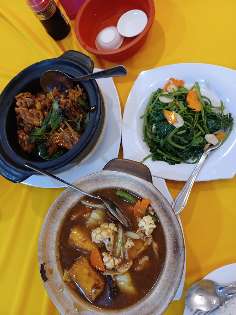 鲜鱼鲜海鲜饭店 • Xian Yu Xian Seafood Restaurant - Photo 9