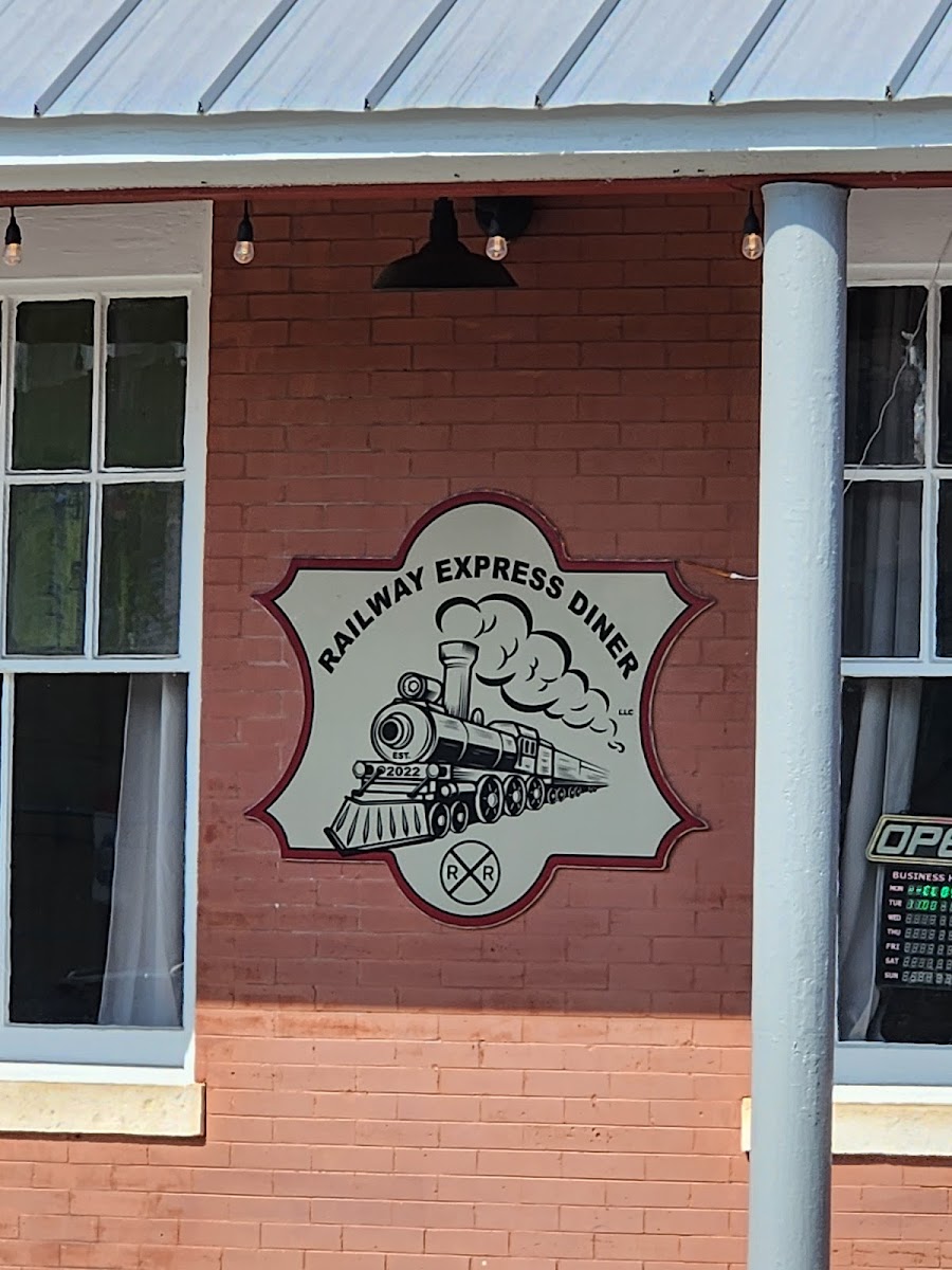 Railway Express Diner - Photo 7