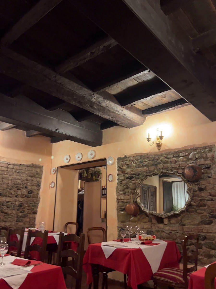 La Taverna Dei Mercanti - Photo 1