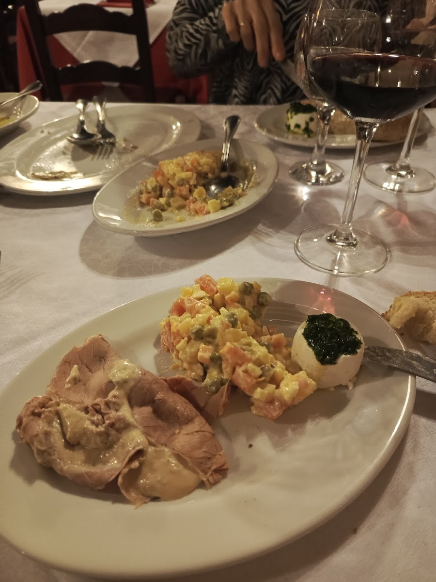 La Taverna Dei Mercanti - Photo 2