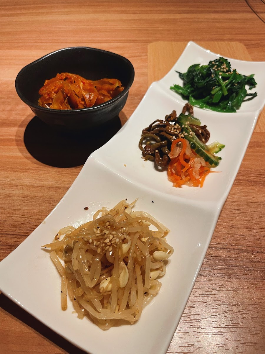 Sumibi-Yakiniku Ishigakian - Photo 9