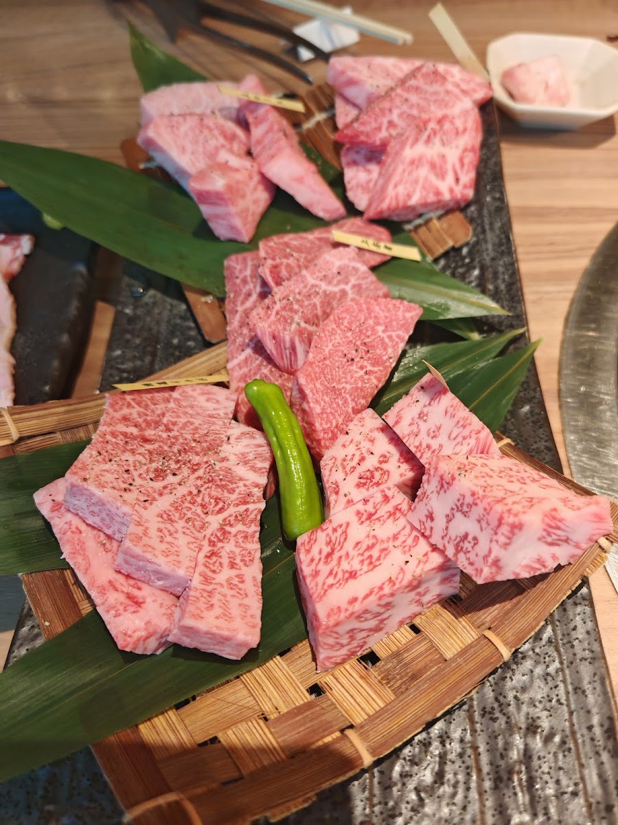Sumibi-Yakiniku Ishigakian - Photo 5