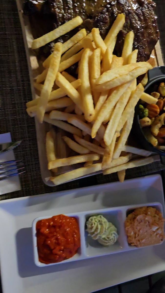 Extra Balkan Grill - Photo 1