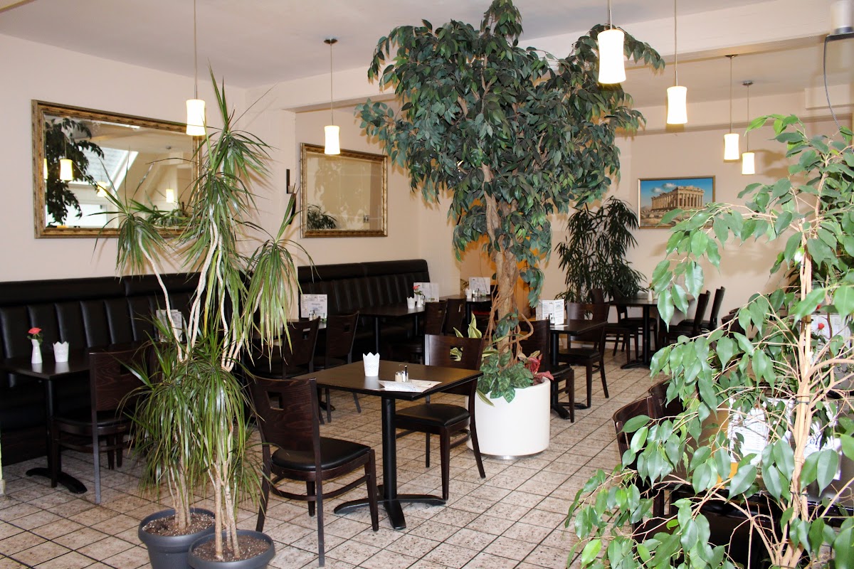 Akropolis Grill Restaurant