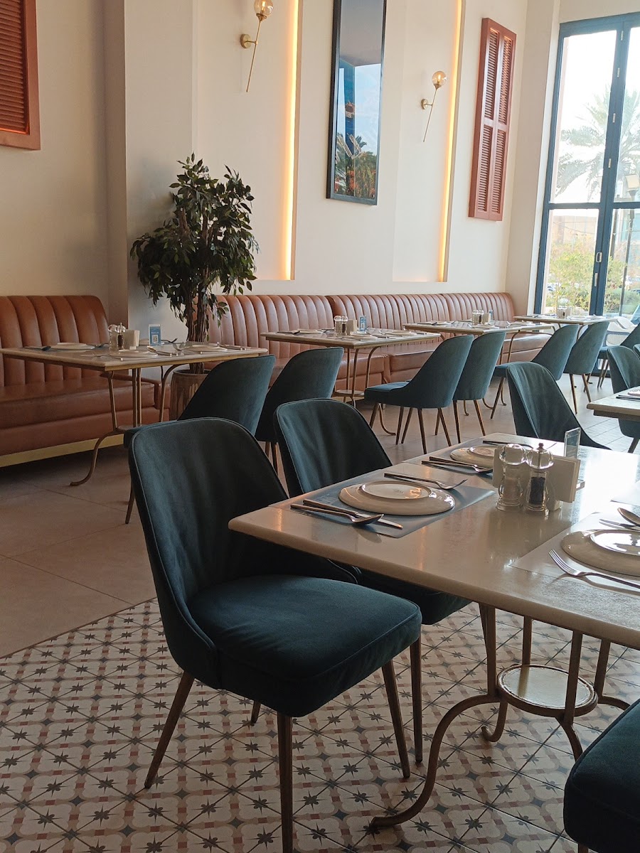 Sicilee Restaurant - Photo 2