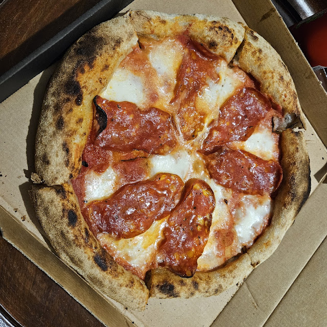 Salami Pizza