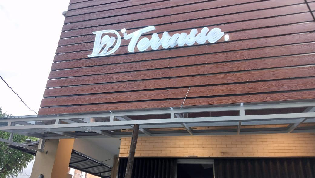 D’Terrasse Cafe and Resto