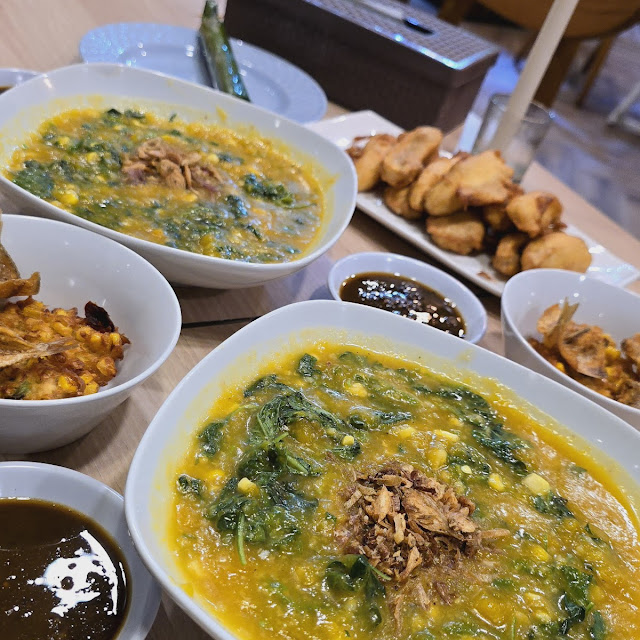 Bubur Menado Dan Pisang Goreng