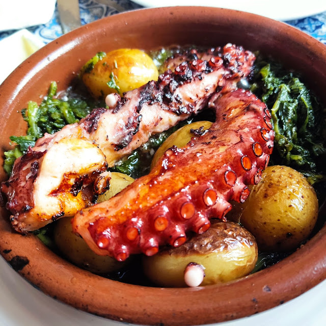 Pulpo Al Hoeno Con Patatas Y Espinacas