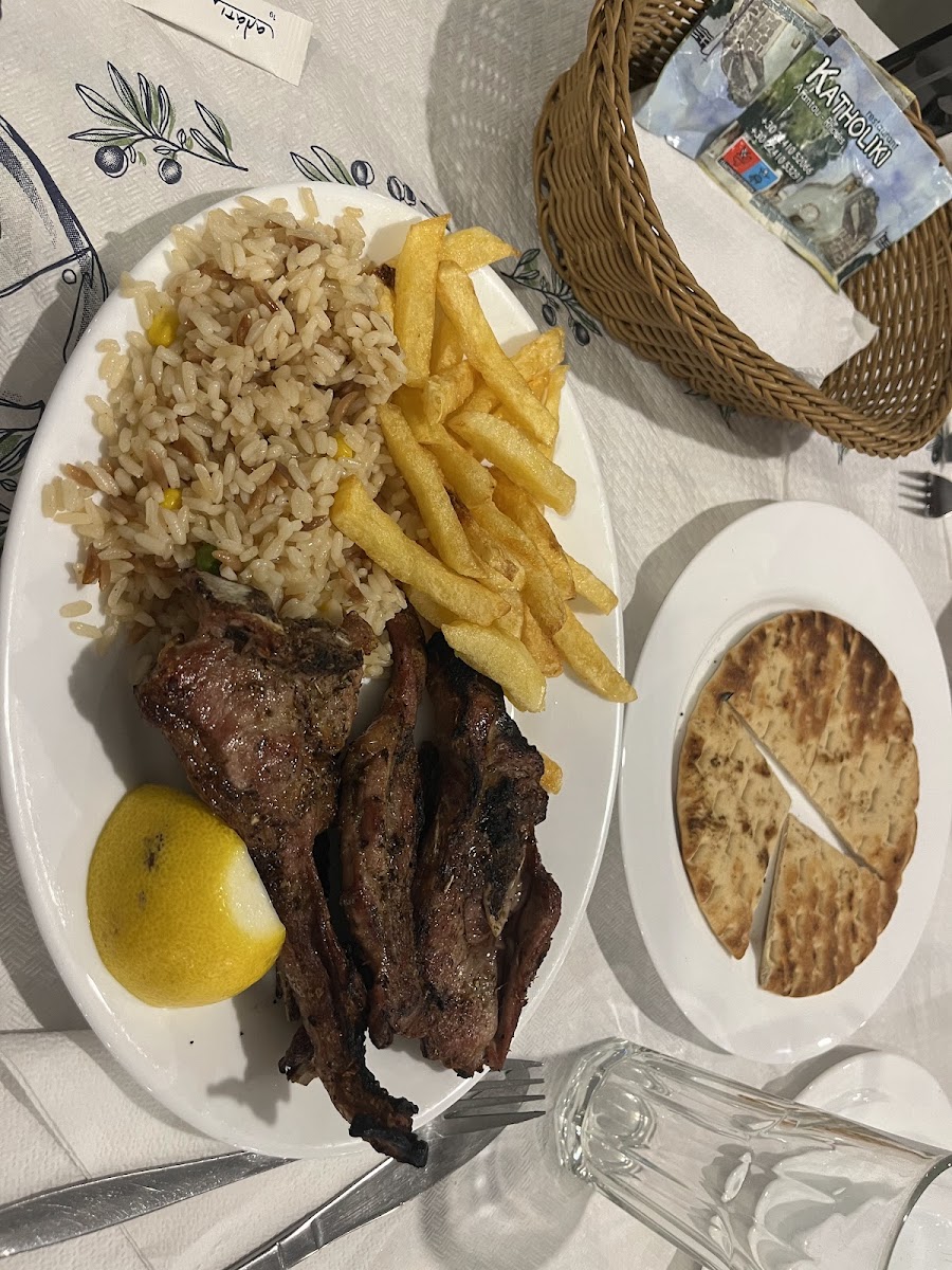 Katholiki Restaurant - Photo 6