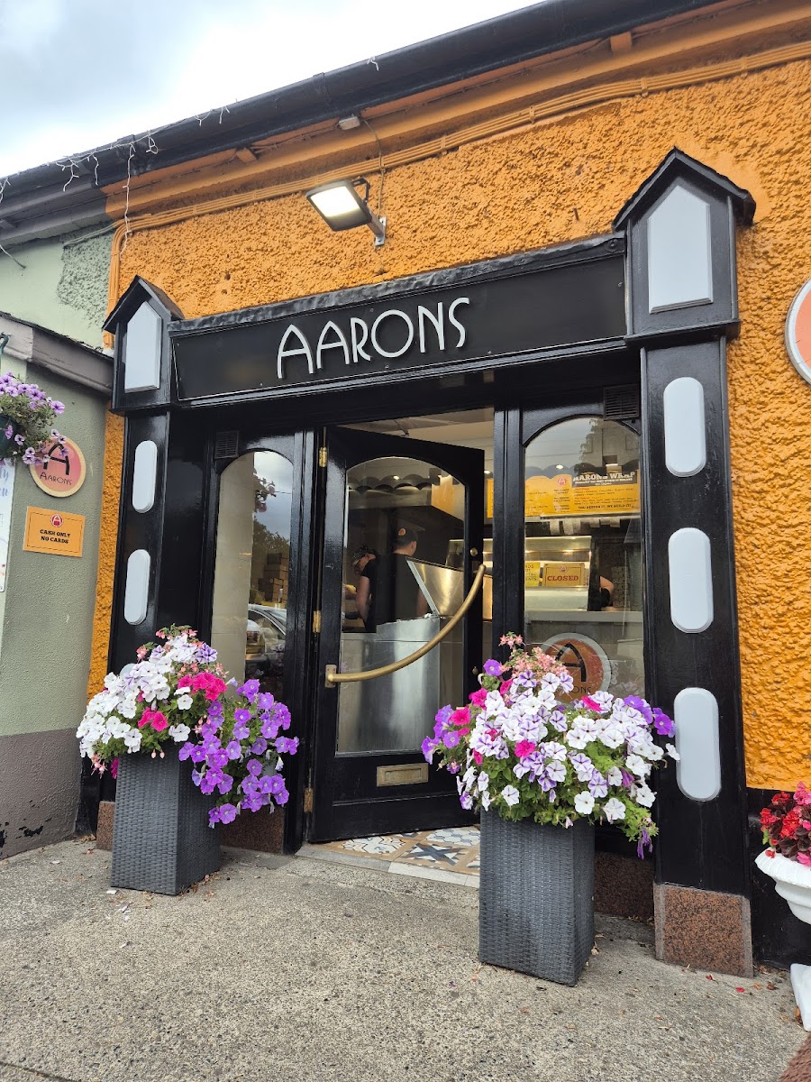 Aarons Takeaway - Photo 3