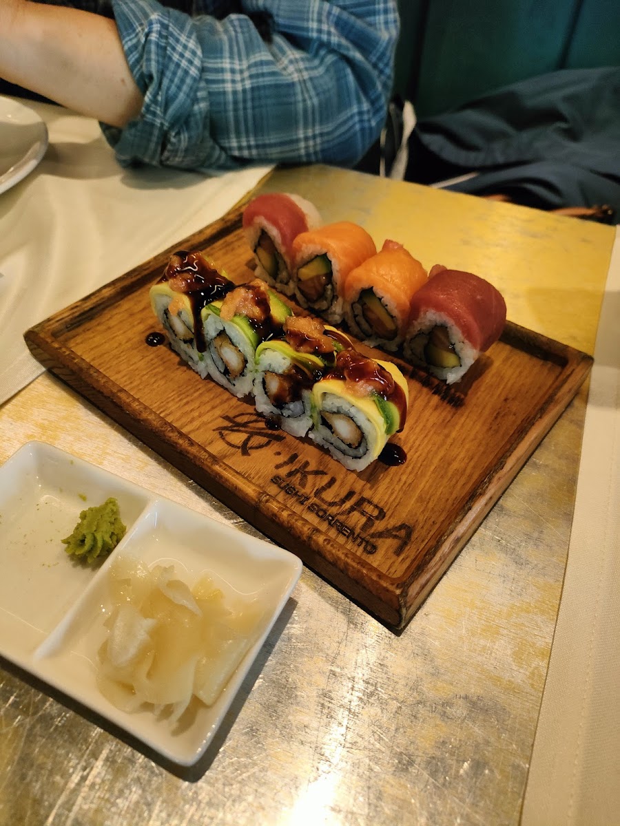 IKURA SUSHI SORRENTO - Photo 4