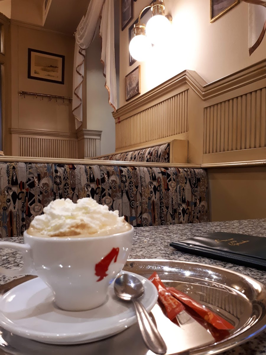 Café Lorenz - Photo 4