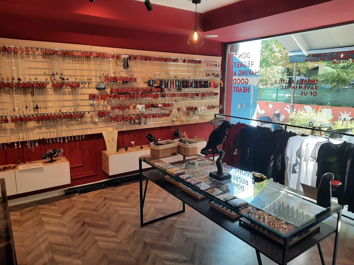 Raven Store - Jewelry Store & Café - Photo 4