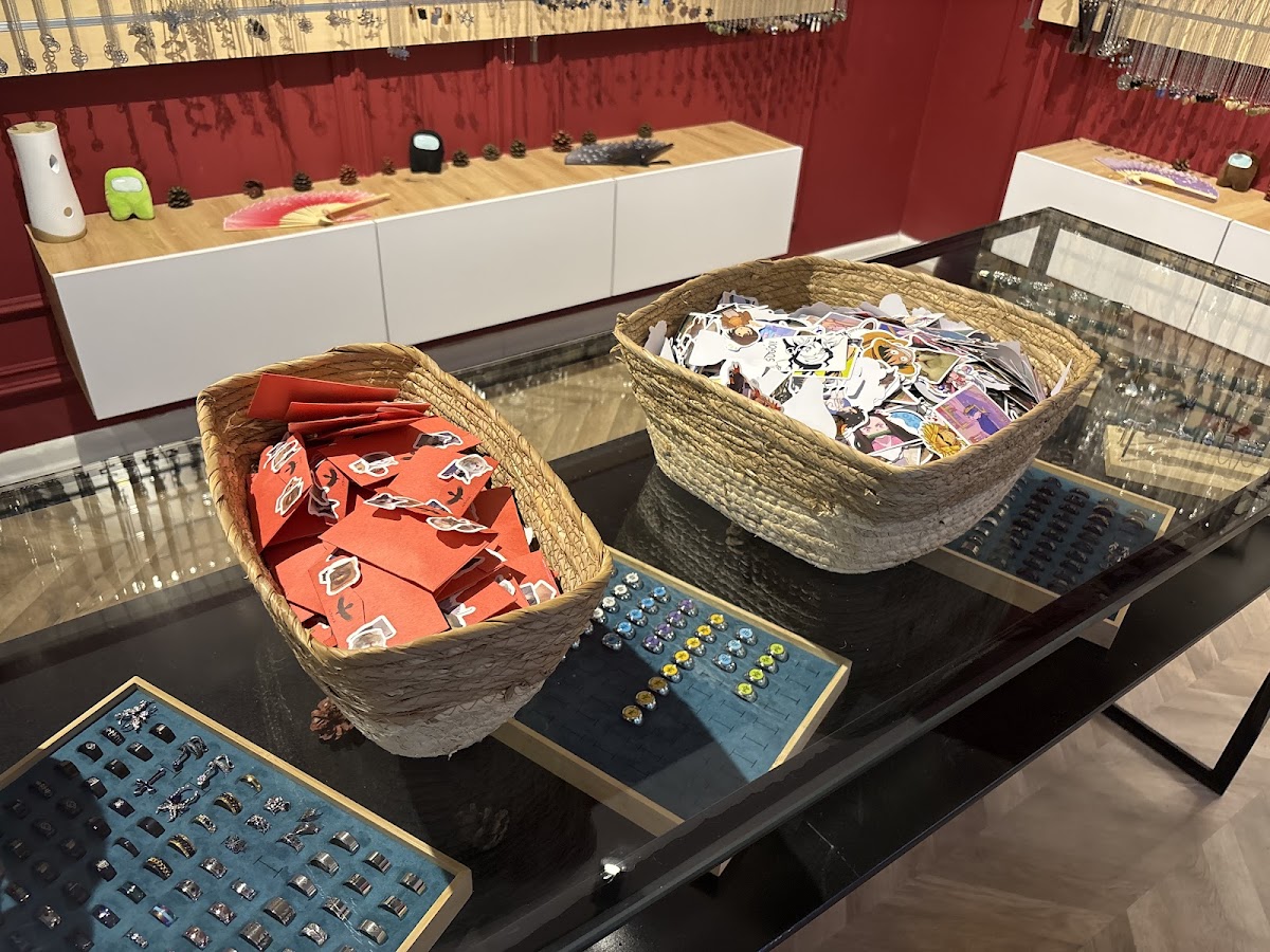 Raven Store - Jewelry Store & Café - Photo 5