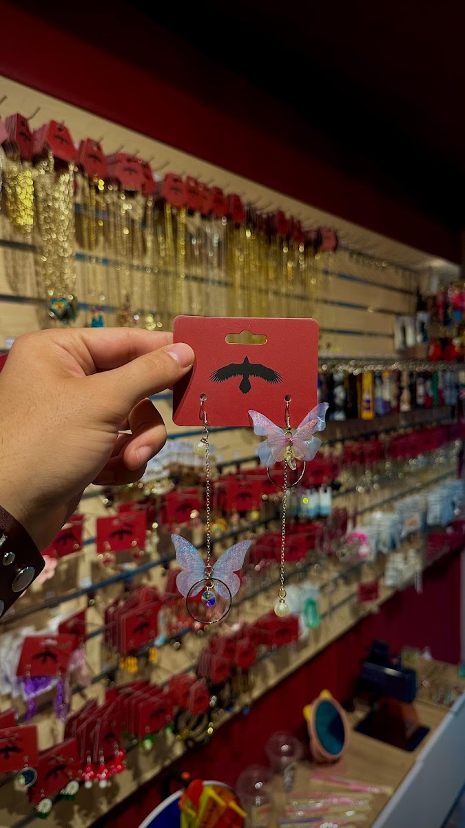 Raven Store - Jewelry Store & Café - Photo 6