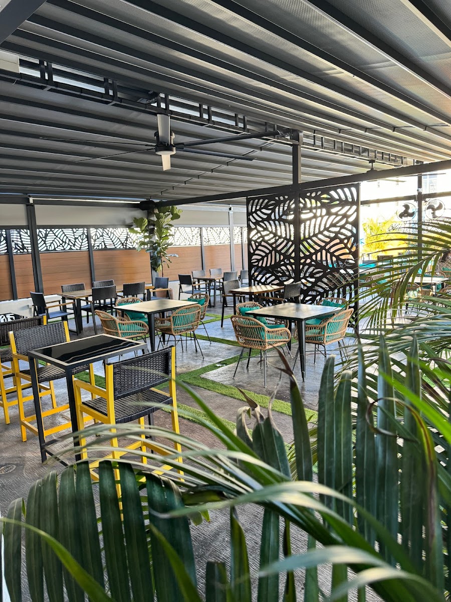 CHILLIN’ Restaurant and Bar