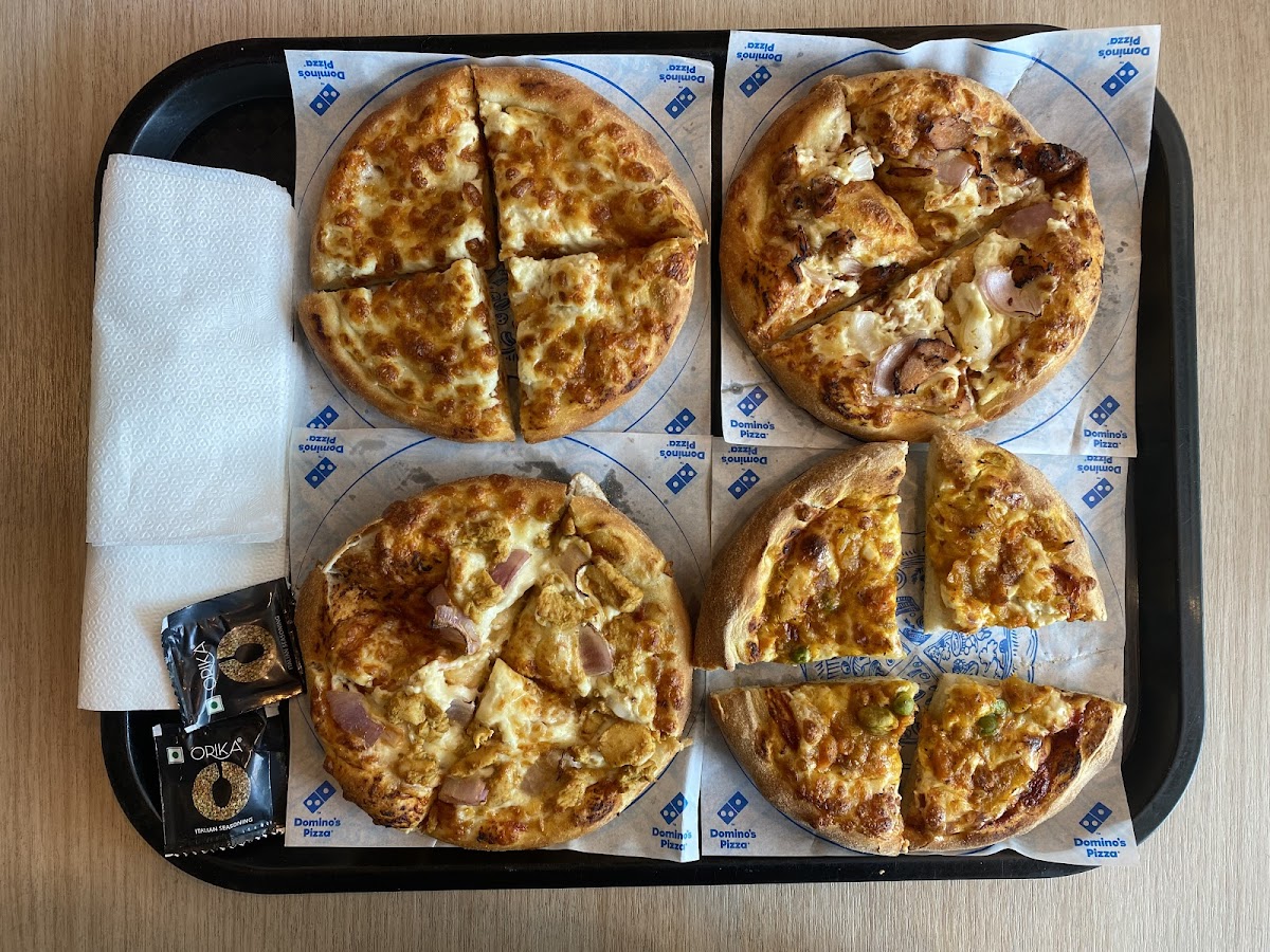 Domino's Pizza - Moratuwa - Photo 8