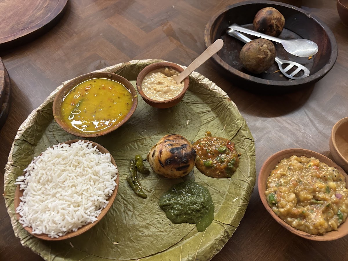 Desi Mandapam Baati Chokha Restaurant - Photo 3