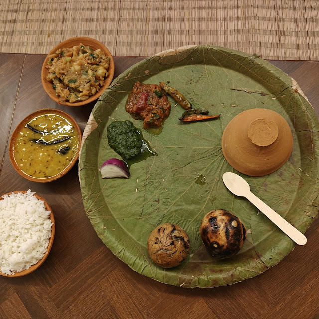 Dal Baati Chokha Tomato N Green Chutney
