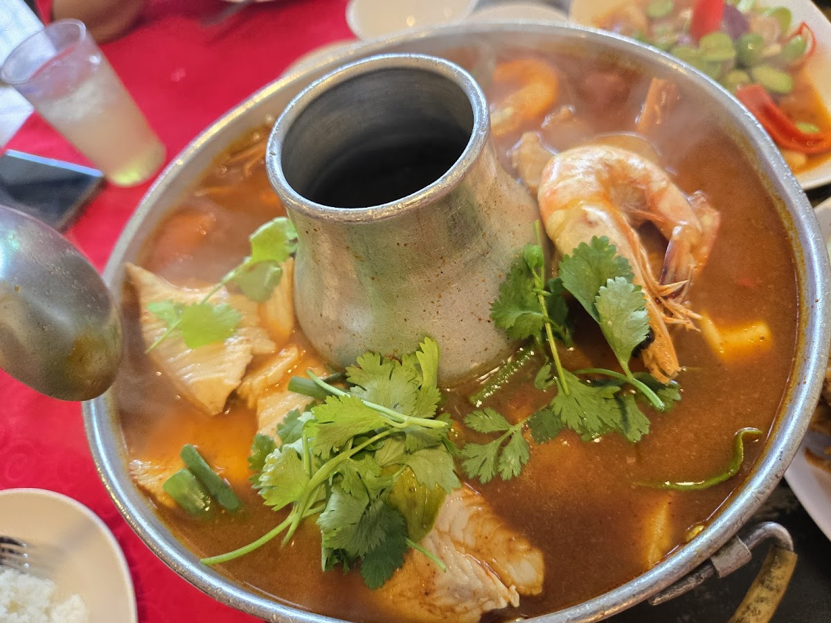 May Tip Restaurant - Photo 3