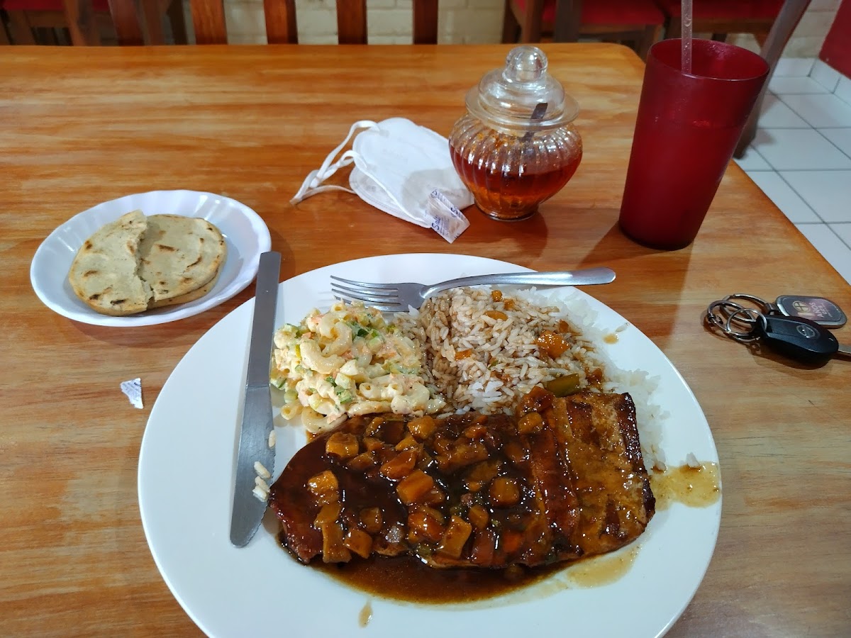 Ratatouille cafeteria comida a la vista - Photo 1