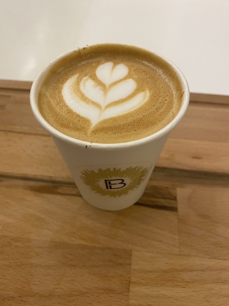B Cafe Lounge - Photo 4