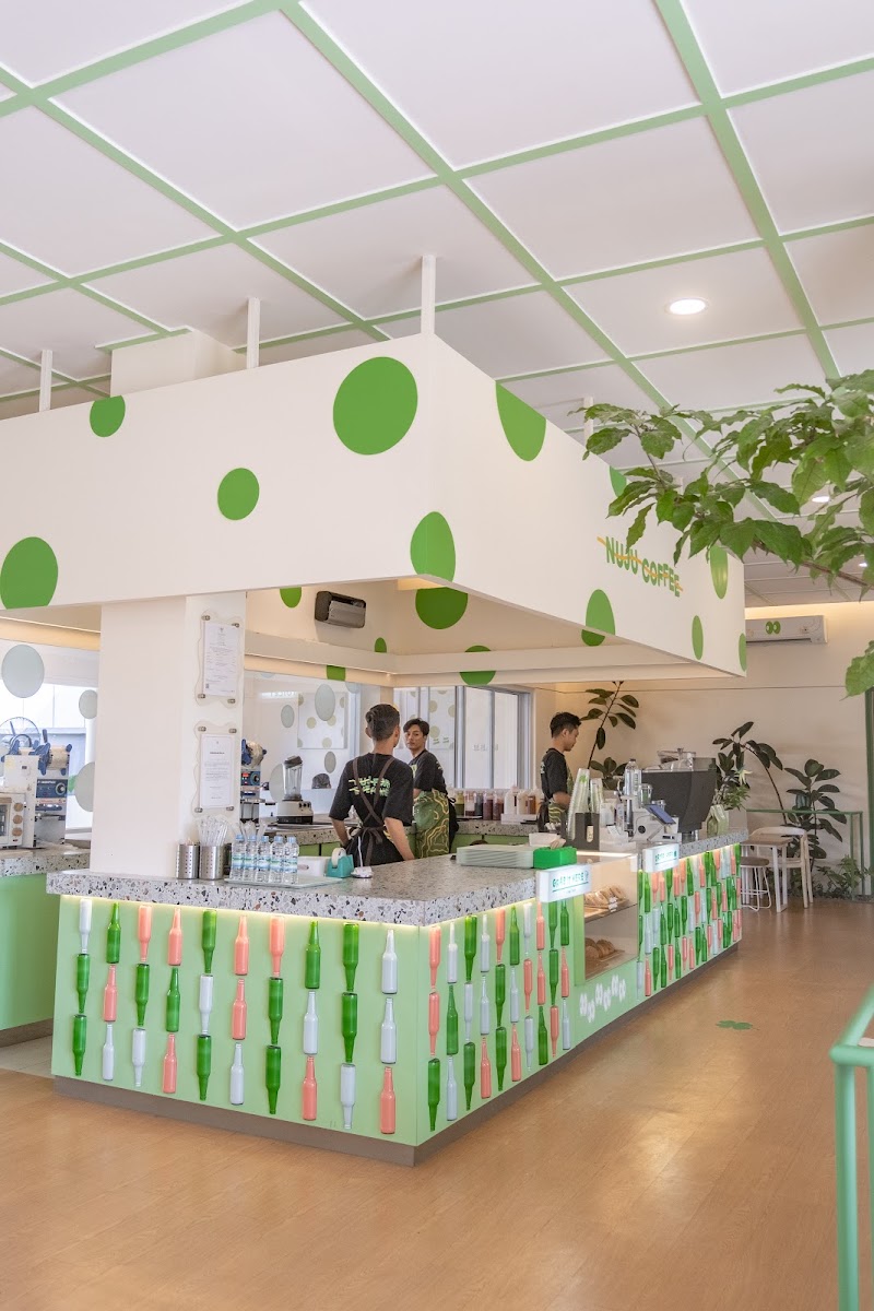Nuju Coffee HQ, Enggal