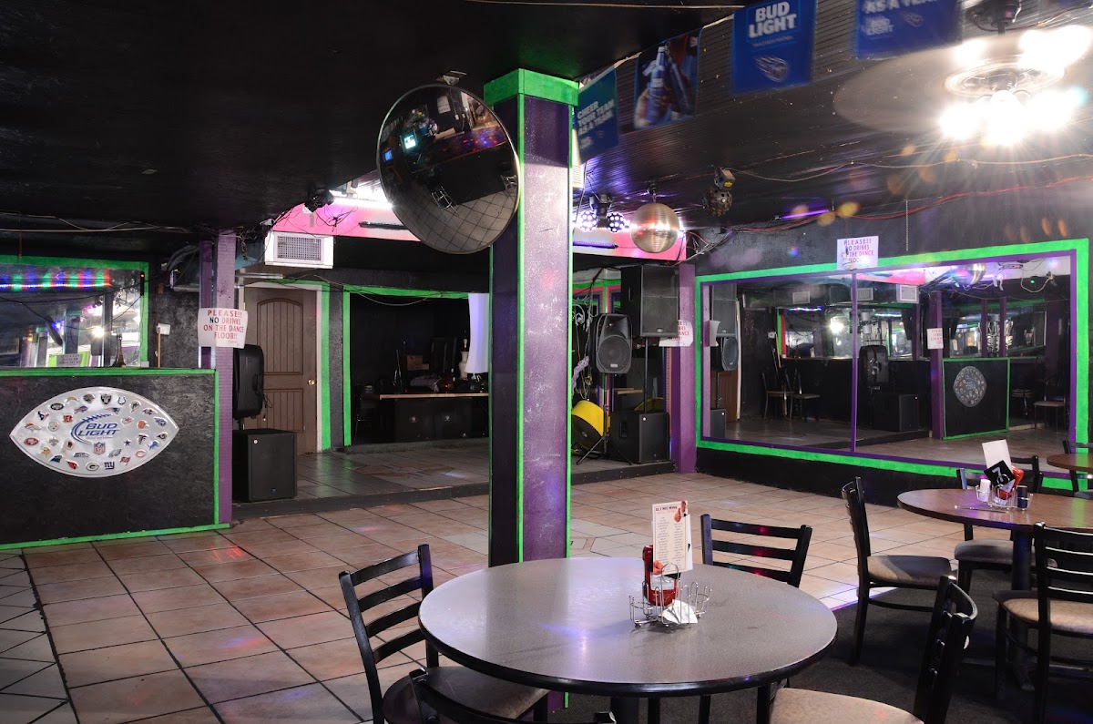 L L's Bar & Grill