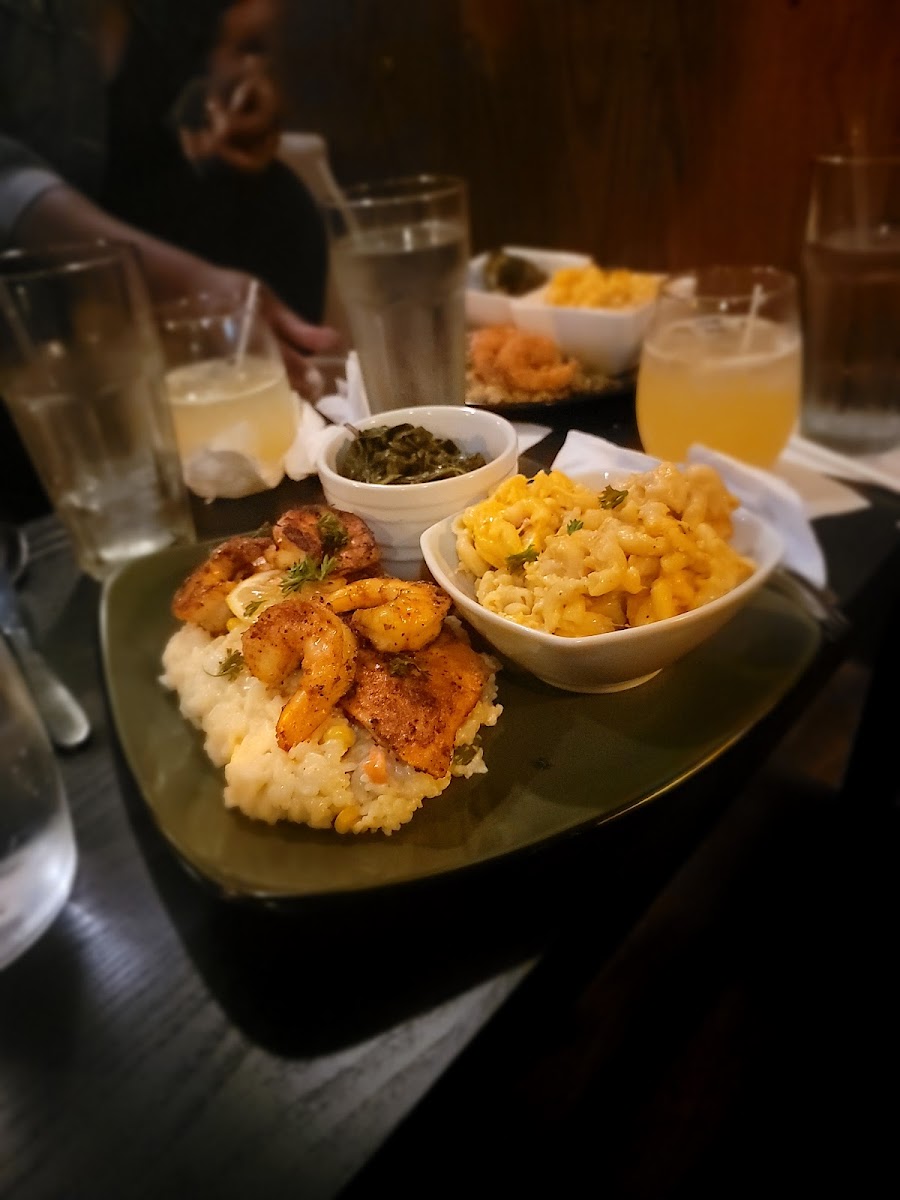 MoMo's Restaurant and Social Lounge - Photo 7