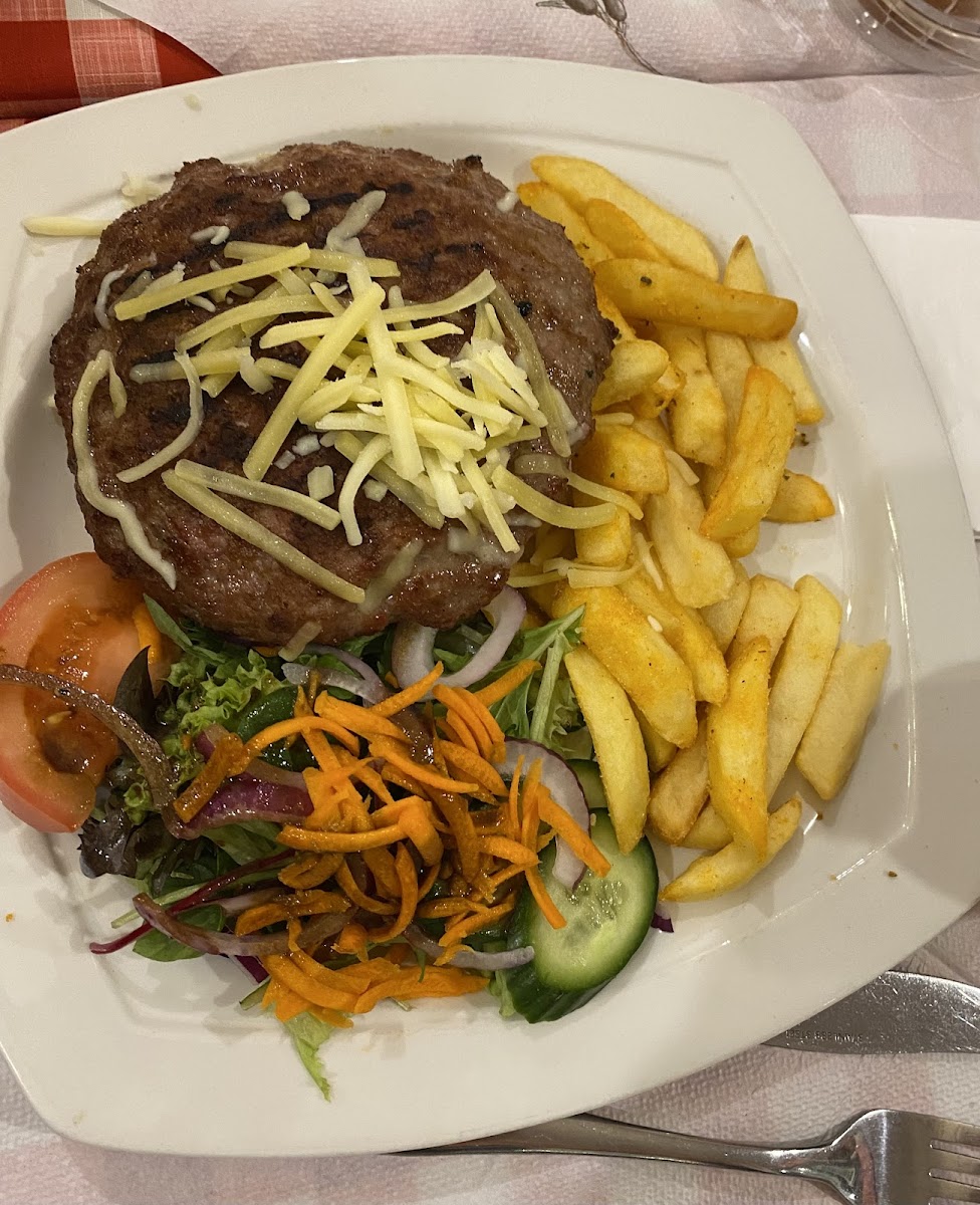 Macedonian Old House Restaurant - Photo 9