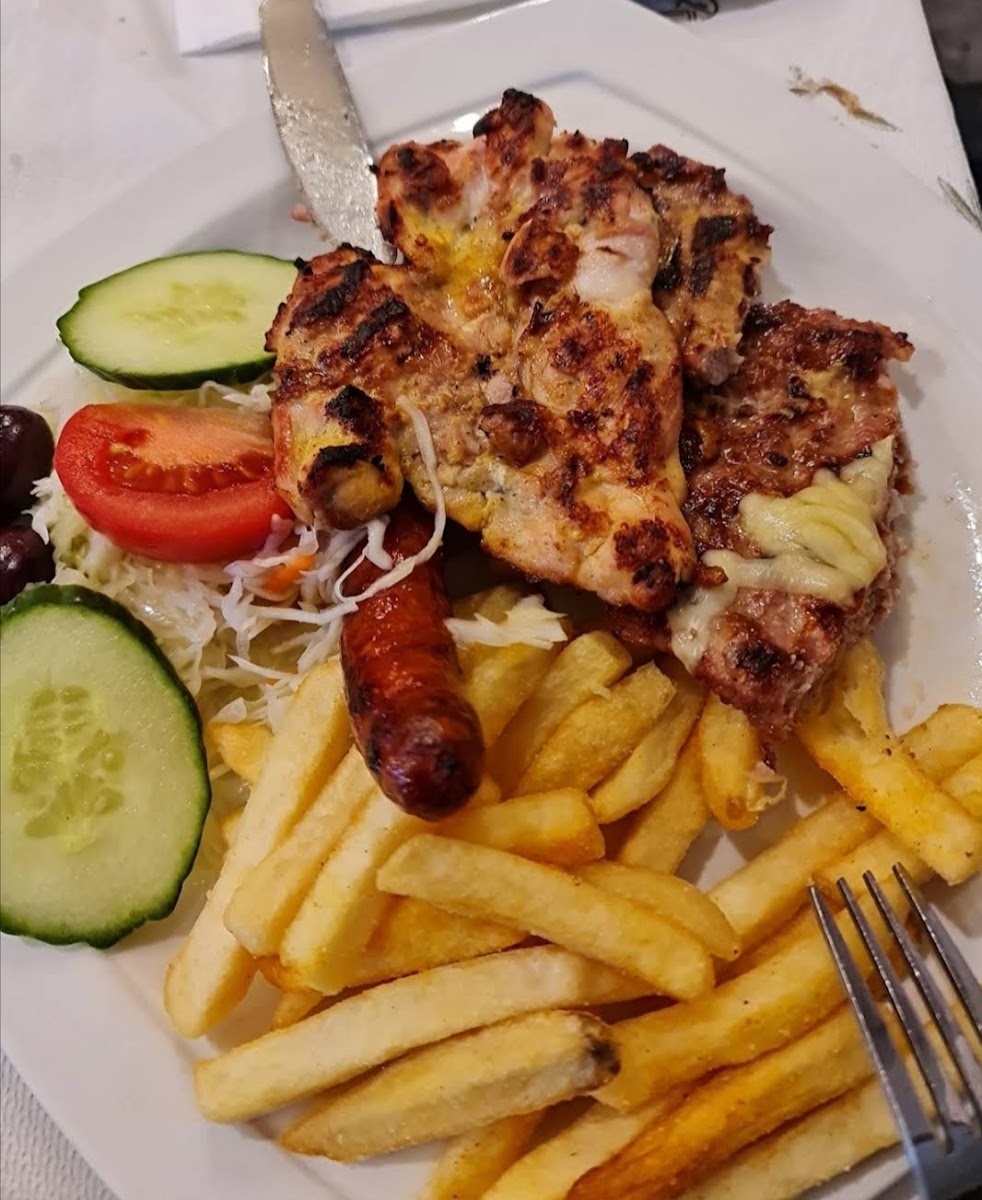 Macedonian Old House Restaurant - Photo 4