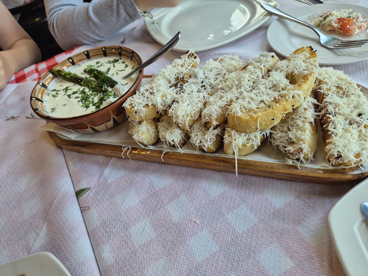 Macedonian Old House Restaurant - Photo 6